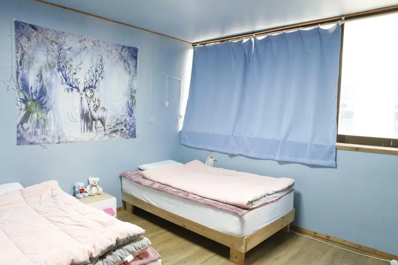 ג'גו Baozen Guesthouse