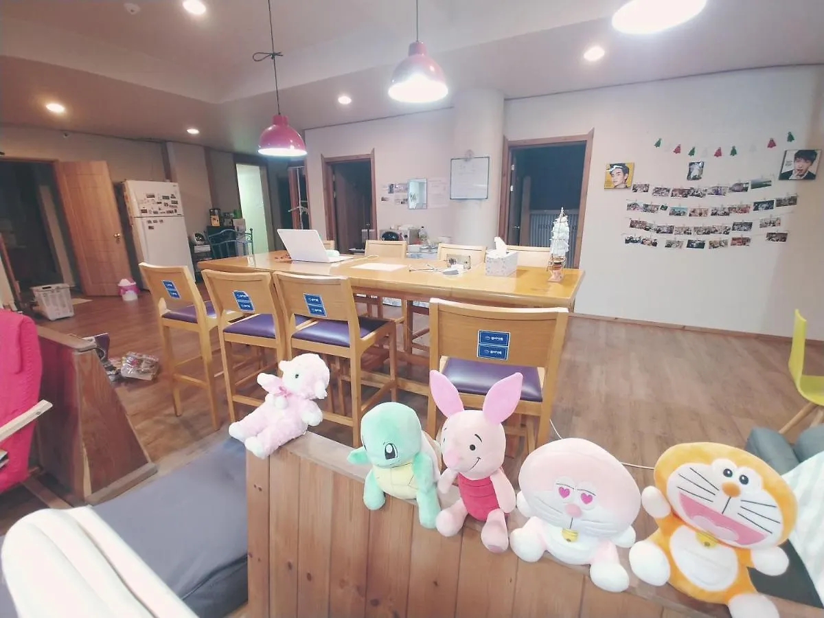 ג'גו Baozen Guesthouse